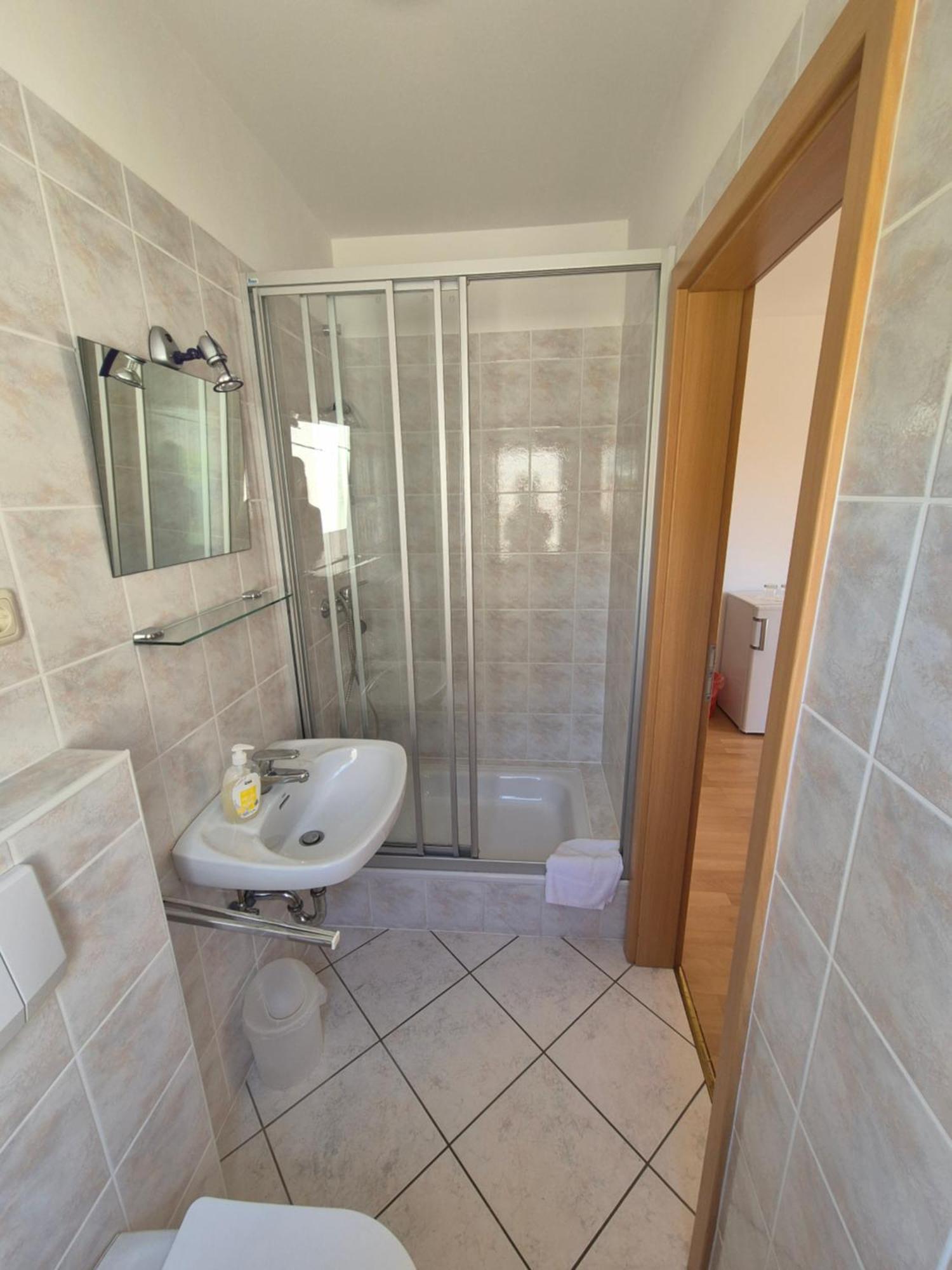 Apartments And Rooms Mamic Dugi Rat Exterior foto