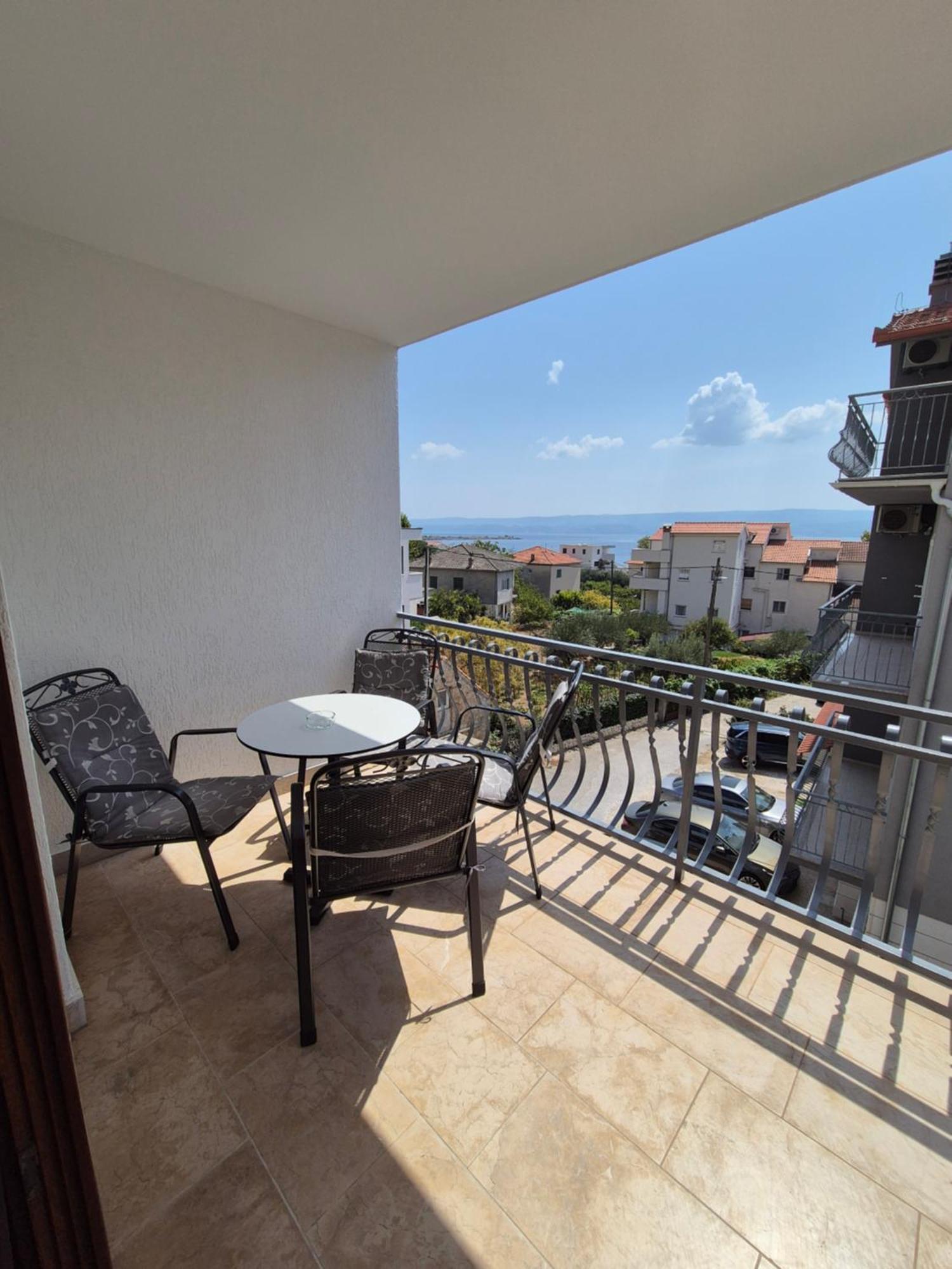 Apartments And Rooms Mamic Dugi Rat Exterior foto