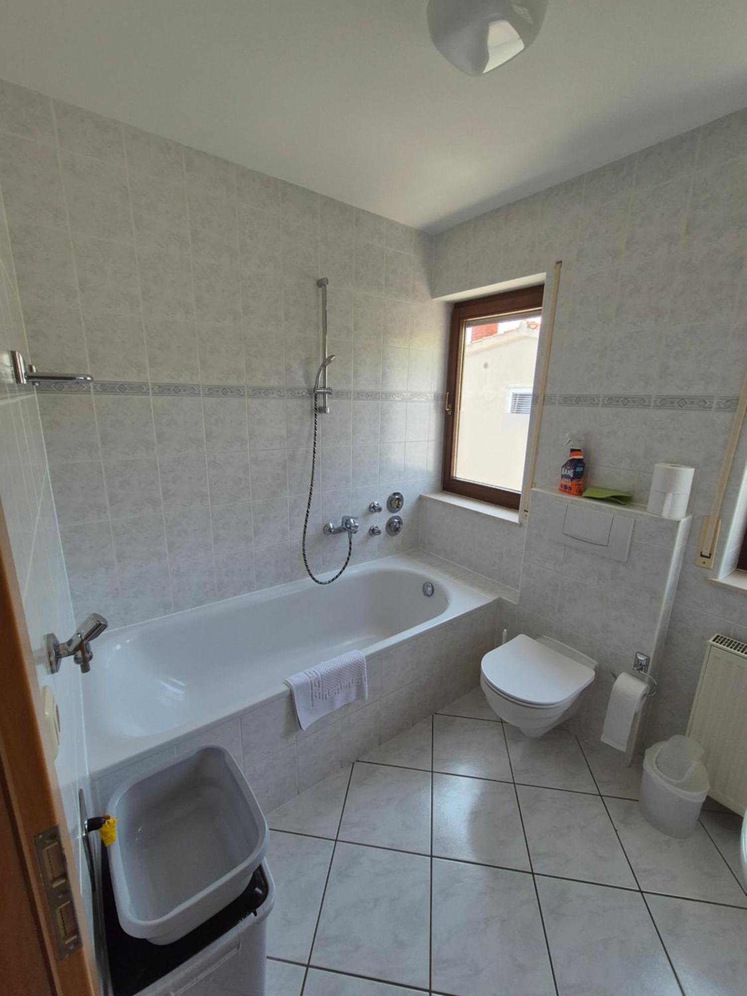 Apartments And Rooms Mamic Dugi Rat Exterior foto