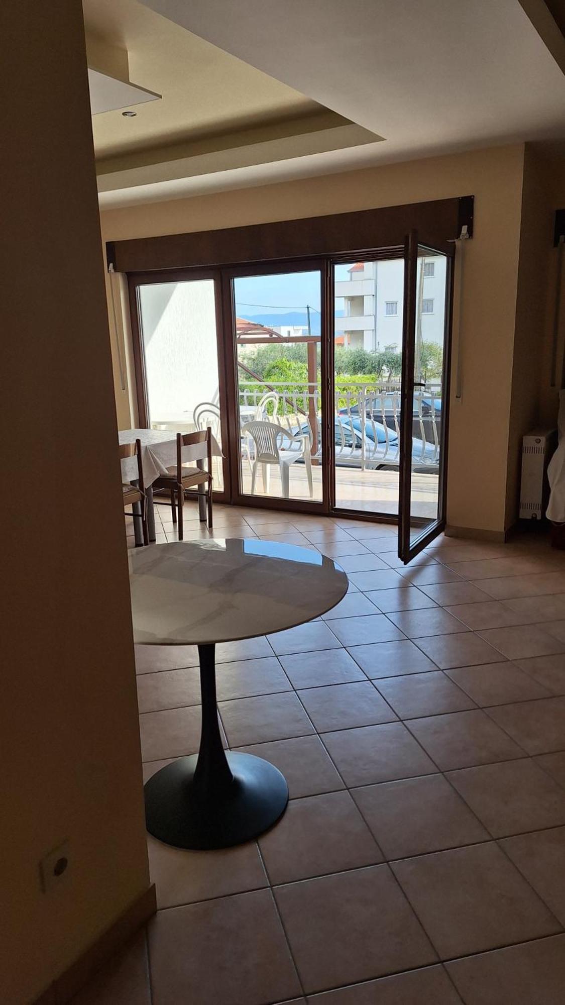 Apartments And Rooms Mamic Dugi Rat Exterior foto